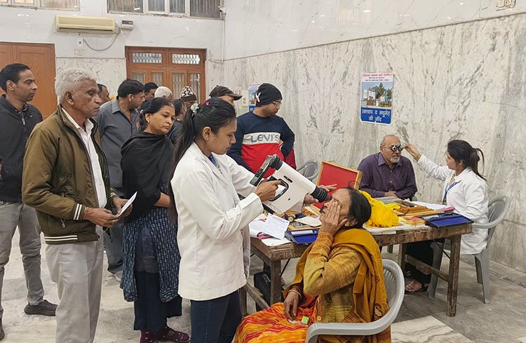 Lala Chetram Dharmarth Sansthan, in collaboration with MojiRam Lions Eye Hospital,